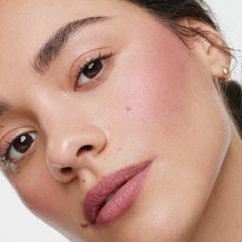 ILIA creamy texture close-up highlighting smooth blendability benefit