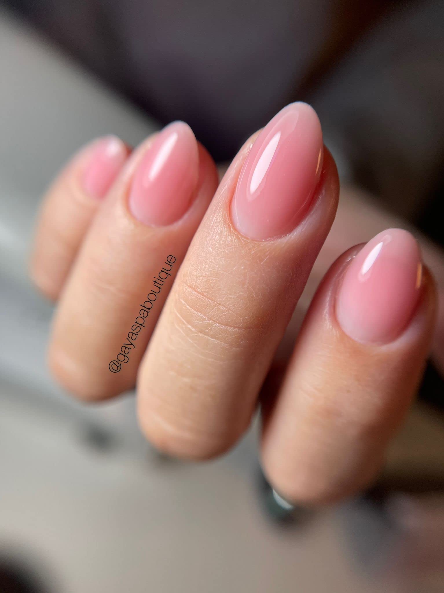 IN.HYPE thin overlay on natural nail highlighting reinforcement and protection benefit