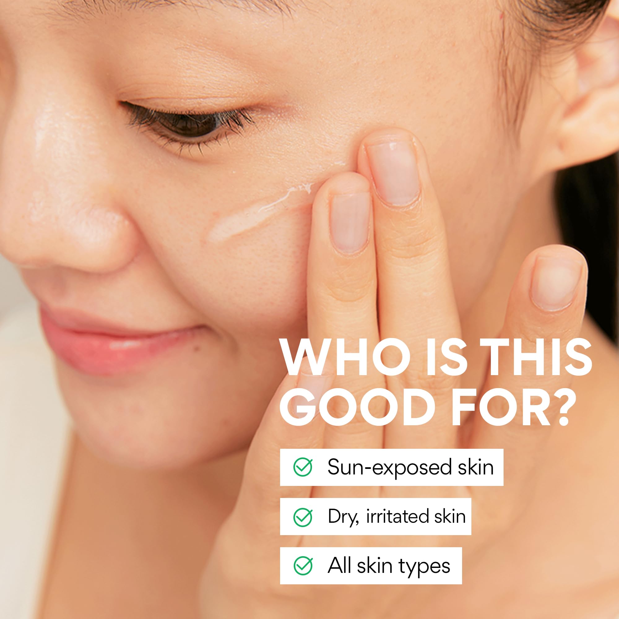 innisfree aloe gel spread on legs demonstrating hydration and fast absorption