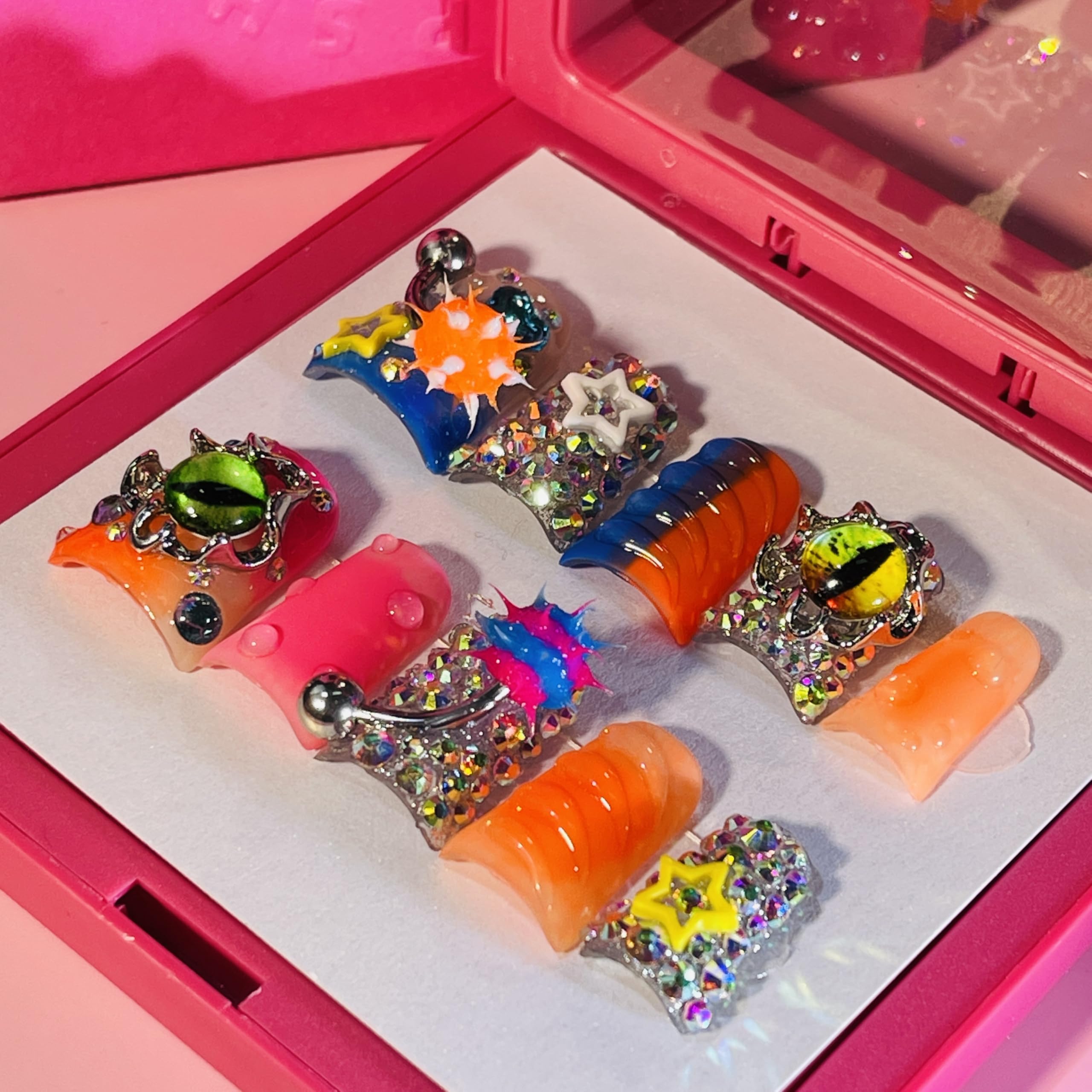 IntoVibes front packaging showing short duck nails and glossy finish, perfect for quick manicures