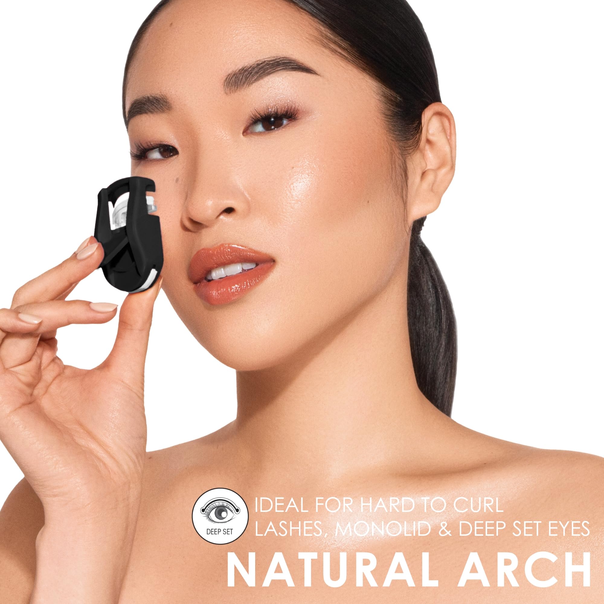 JAPONESQUE close-up of soft lash pad delivering cushioned, gentle lift to protect lashes