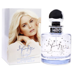 Jessica Simpson spray on wrist demonstrating easy application and noticeable wear