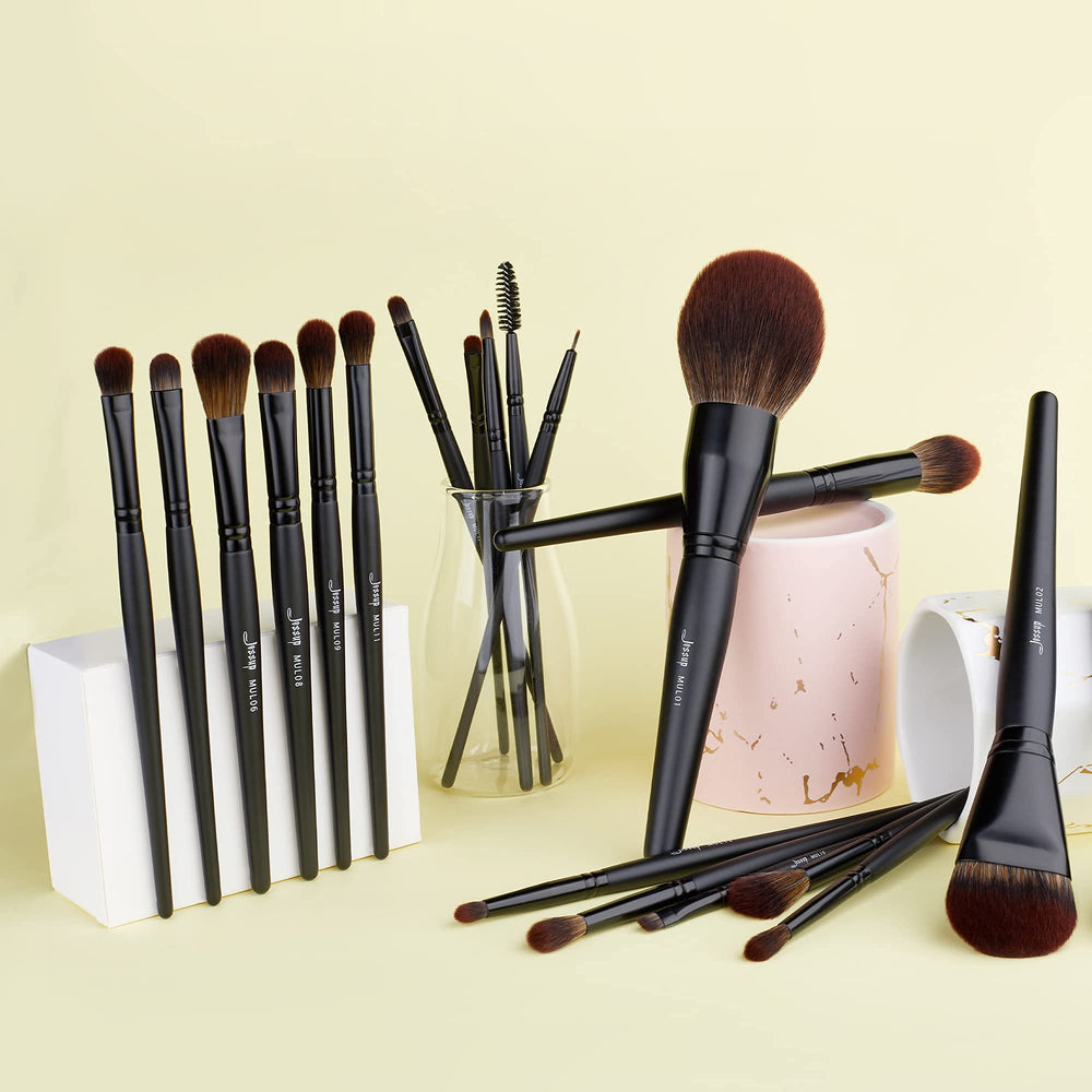 Jessup T271 eye brush selection showing fine tips for detailed eye looks