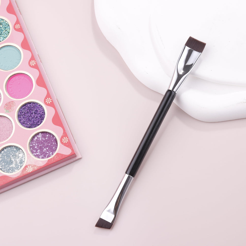 JEZTDKLE lifestyle flatlay with makeup kit illustrating versatility for daily looks benefit