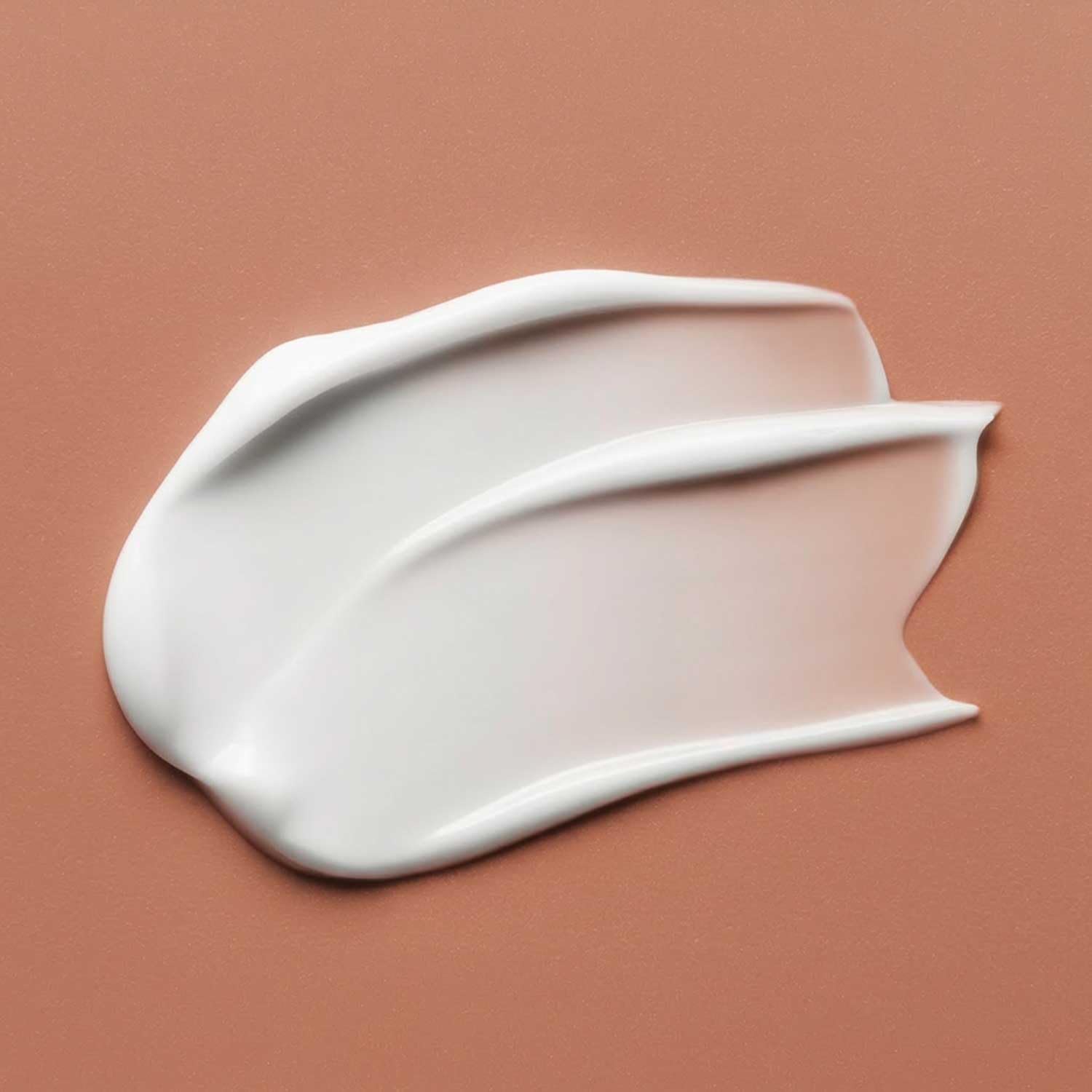 Just Nutritive pump close-up dispenses precise leave-in amount for control