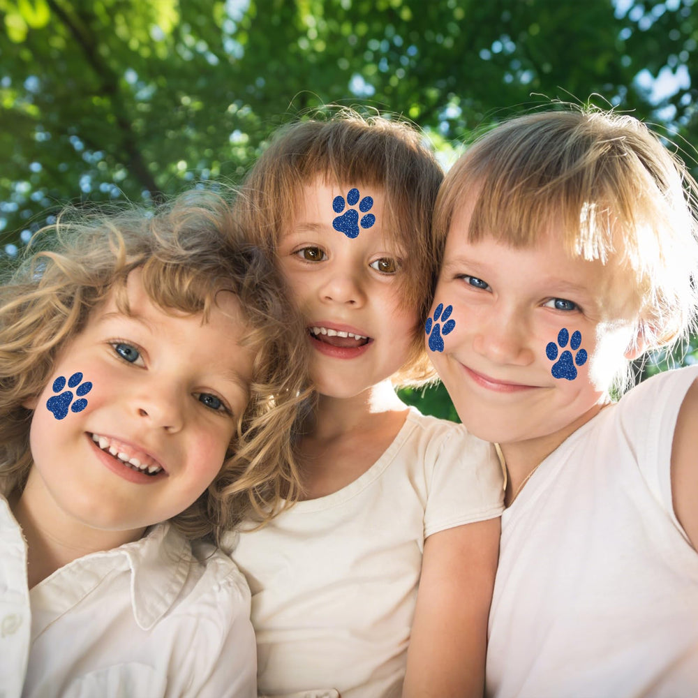 hands and ankles decorated with Jutom paw prints demonstrating playful styling