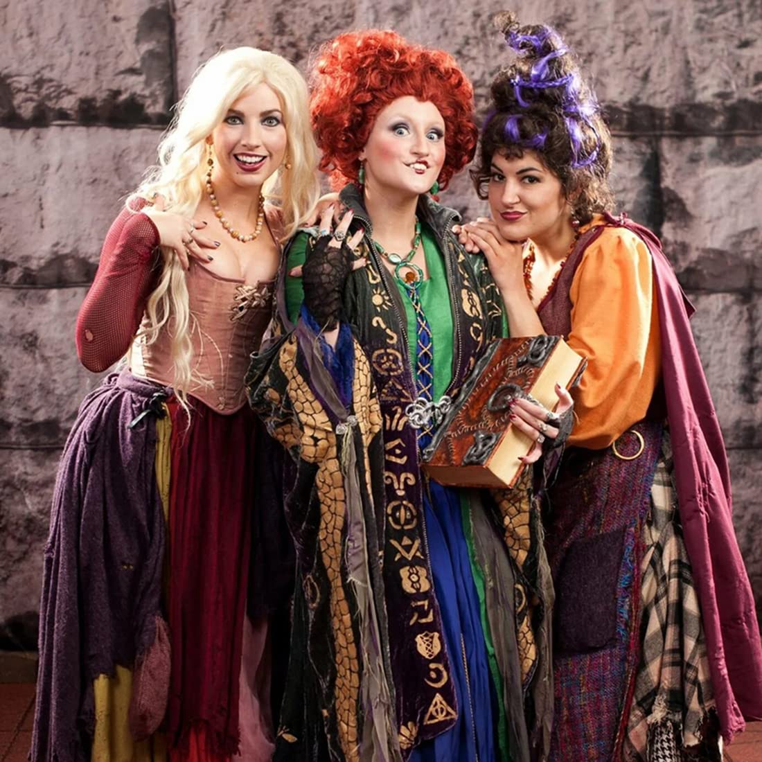 Juziviee wig worn with costume in party scene illustrating easy styling