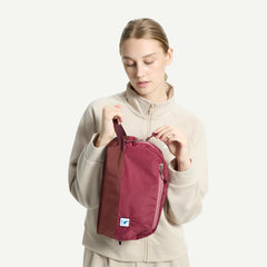 kalgoTeal padded bottom detail protecting bottles and stabilizing contents