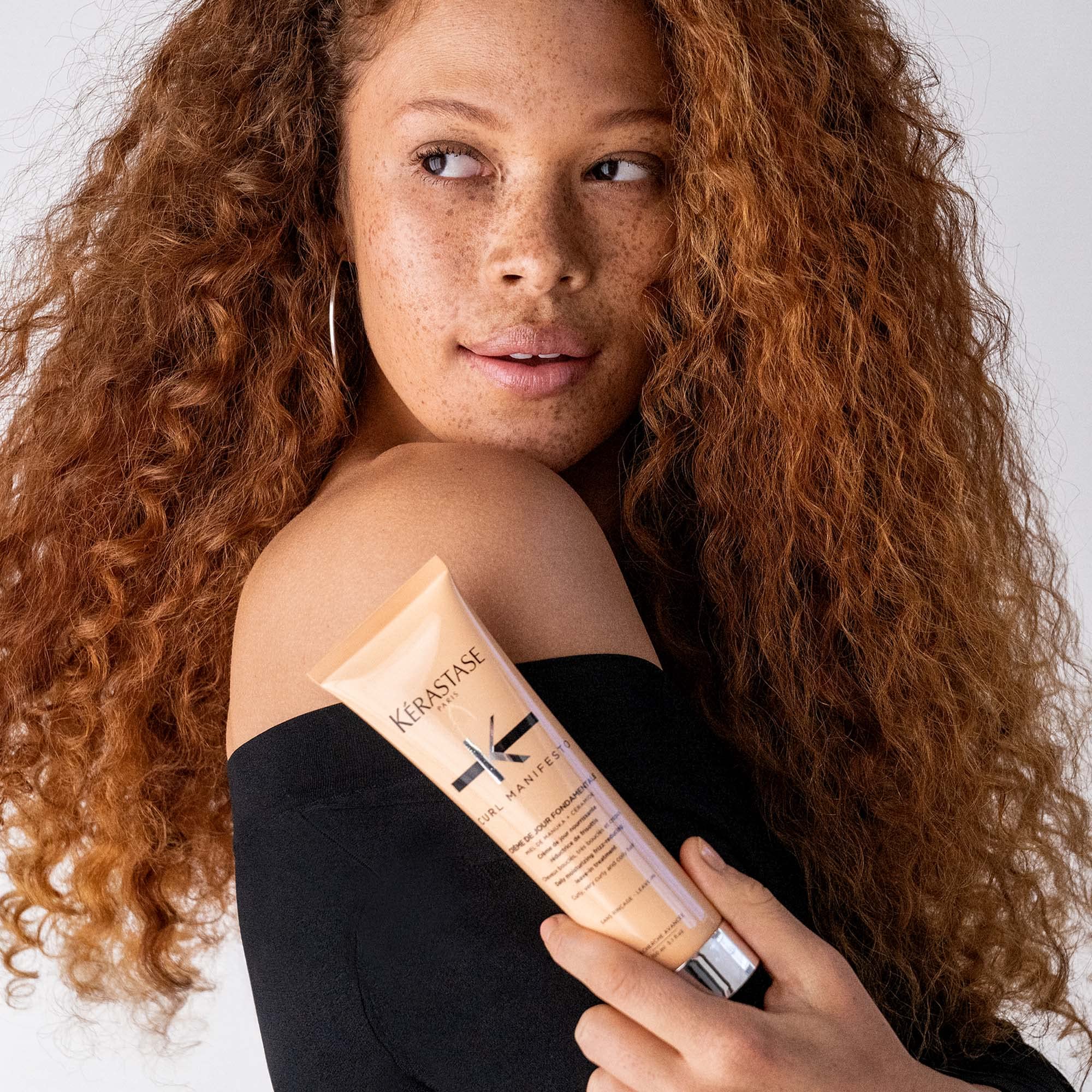 KÉRASTASE ceramide ingredient detail emphasizing hair strengthening