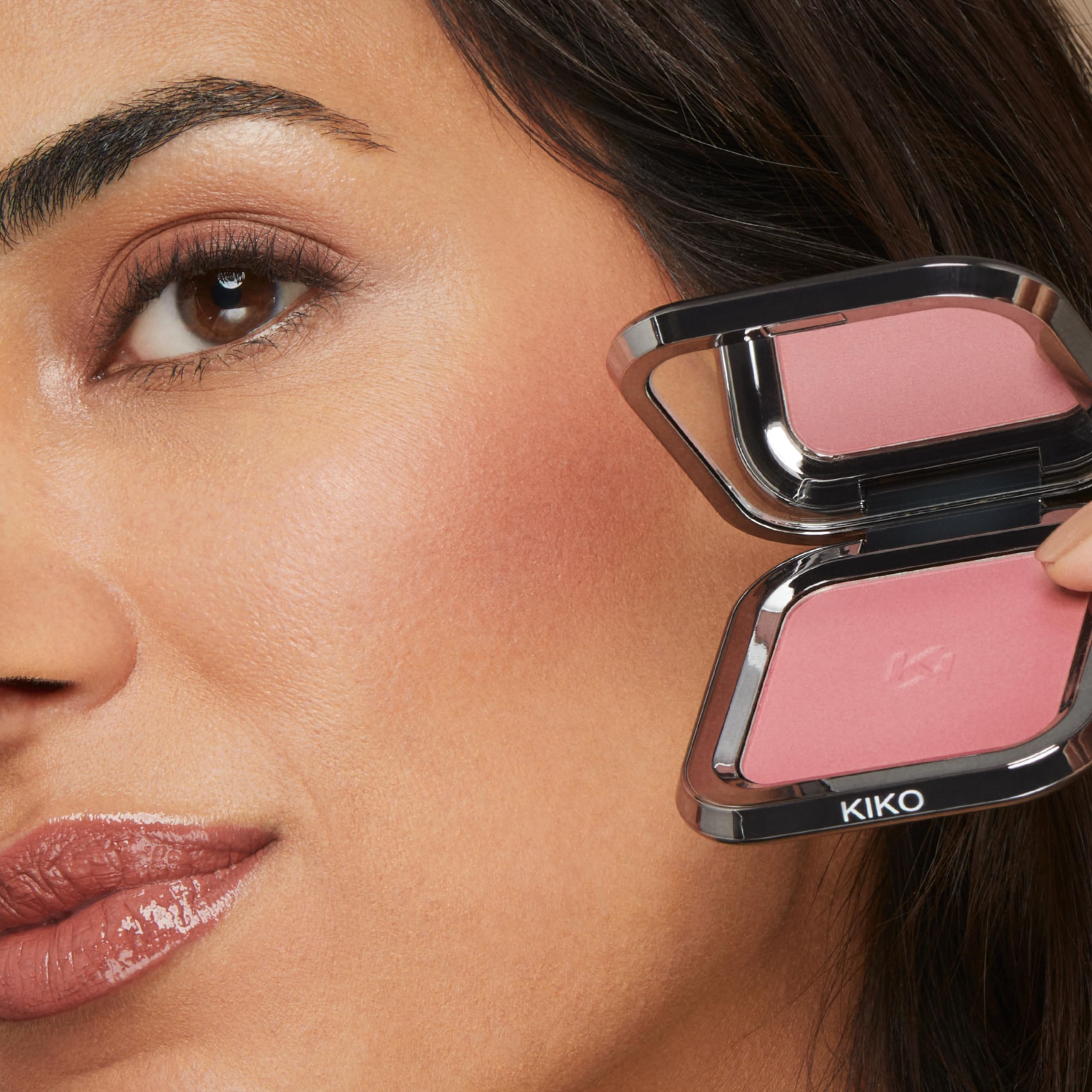 KIKO Milano blush applied on model cheek demonstrating natural mauve glow and long-lasting benefit