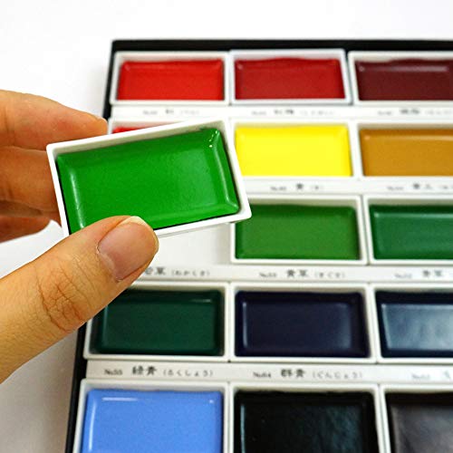 Kuretake close-up of large Gansai Tambi pans showing smooth opaque pigments