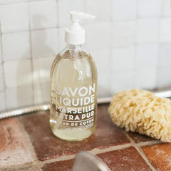 La Compagnie de Provence creamy foam close-up showing gentle lather and soft cleansing benefit