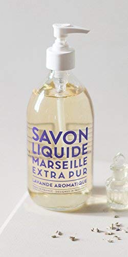 La Compagnie de Provence close texture of lather with oils showing gentle cleansing