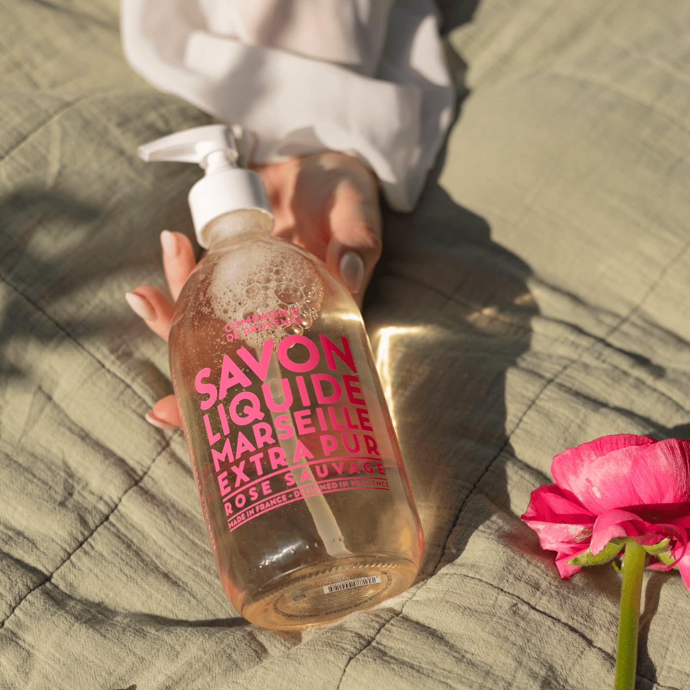 La Compagnie de Provence creamy foam texture close-up benefit: rich lather for gentle cleansing