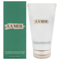 La Mer front bottle shot showing elegant packaging and immediate skincare benefit