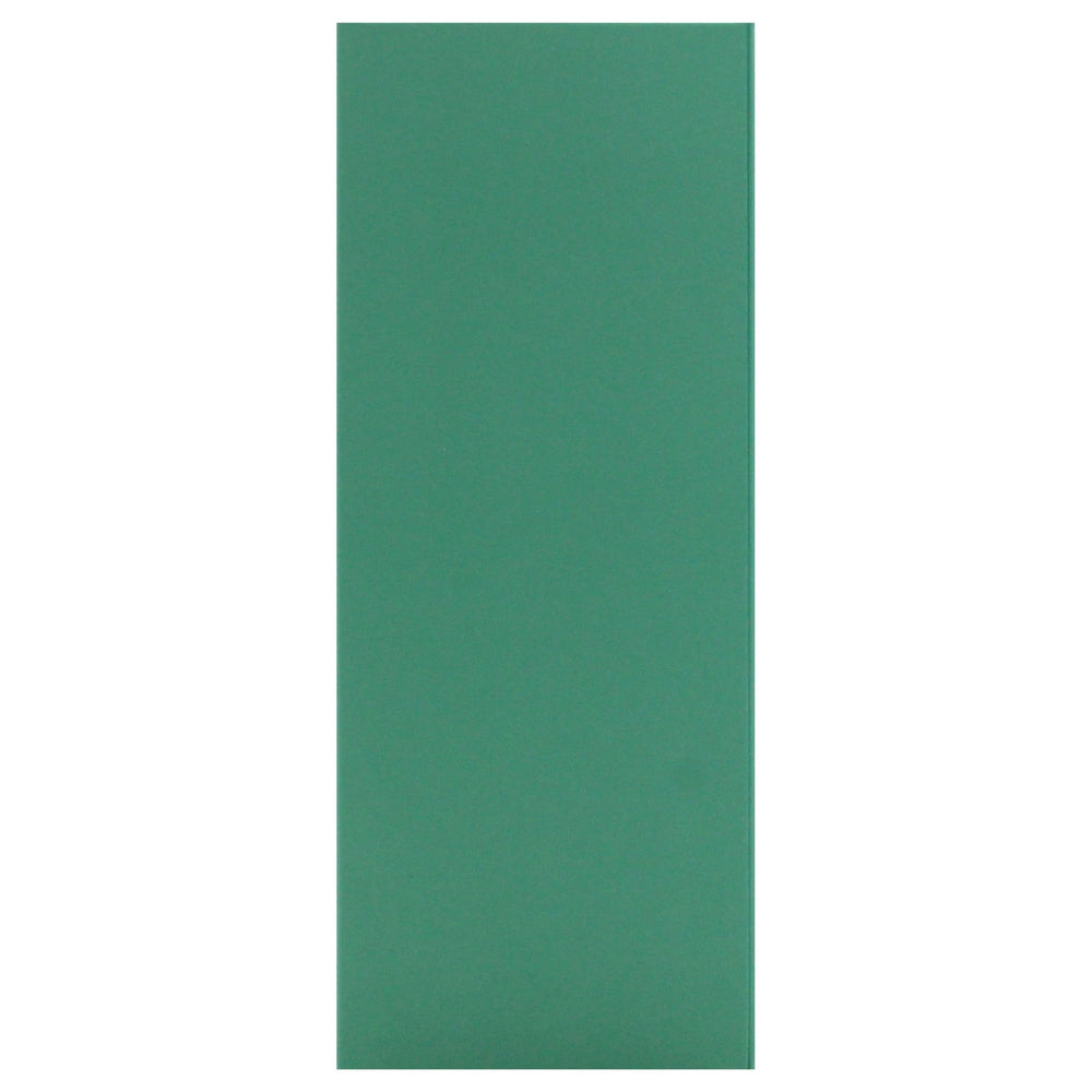 La Mer packaging with recycling symbol highlighting mindful disposal and sustainability