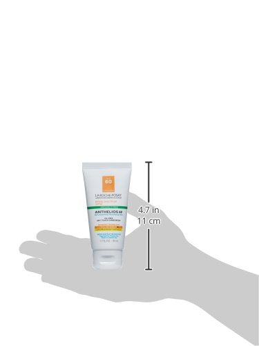 La Roche-Posay in-hand demonstrating lightweight feel and control