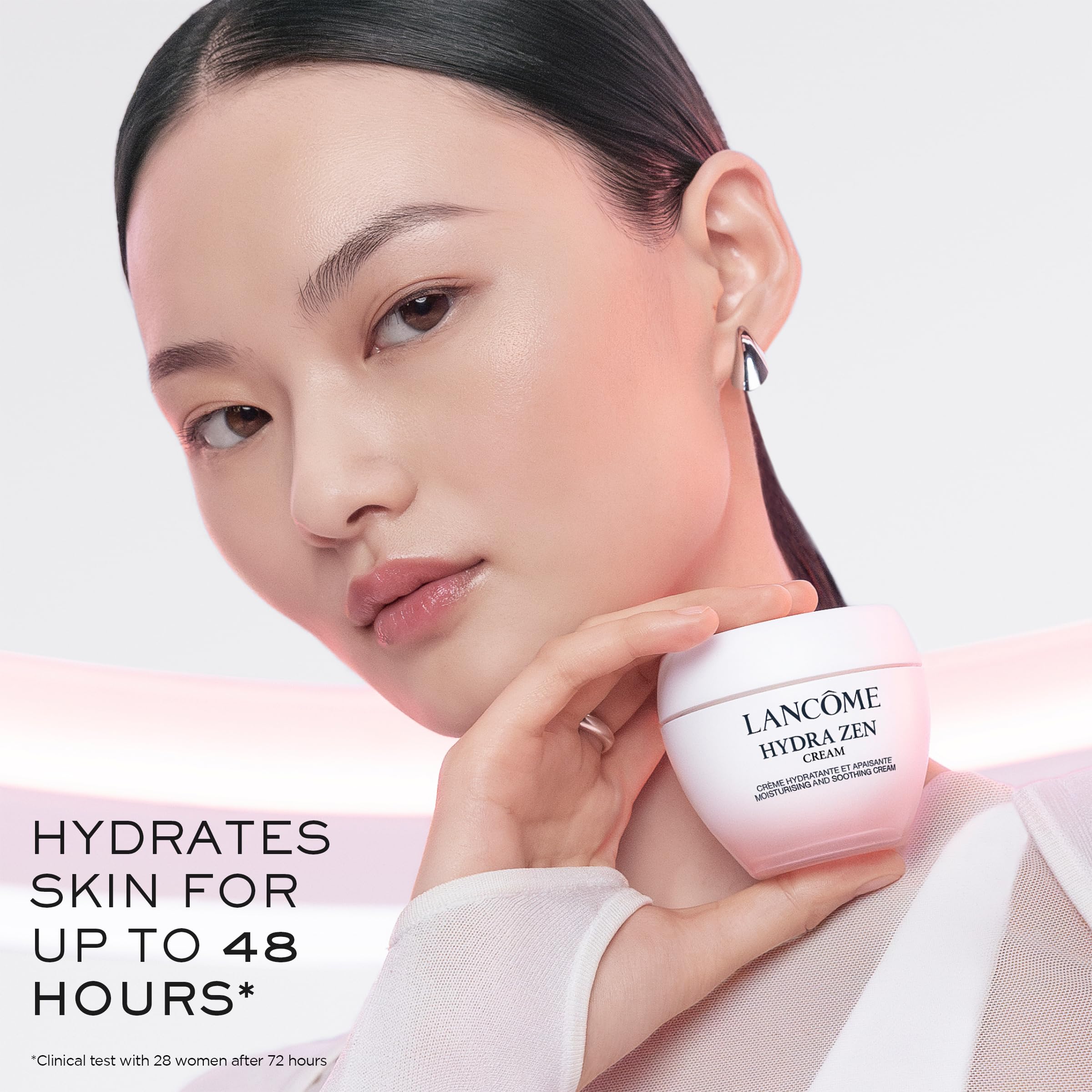 Lancôme cream applied on back of hand demonstrating fast absorption benefit
