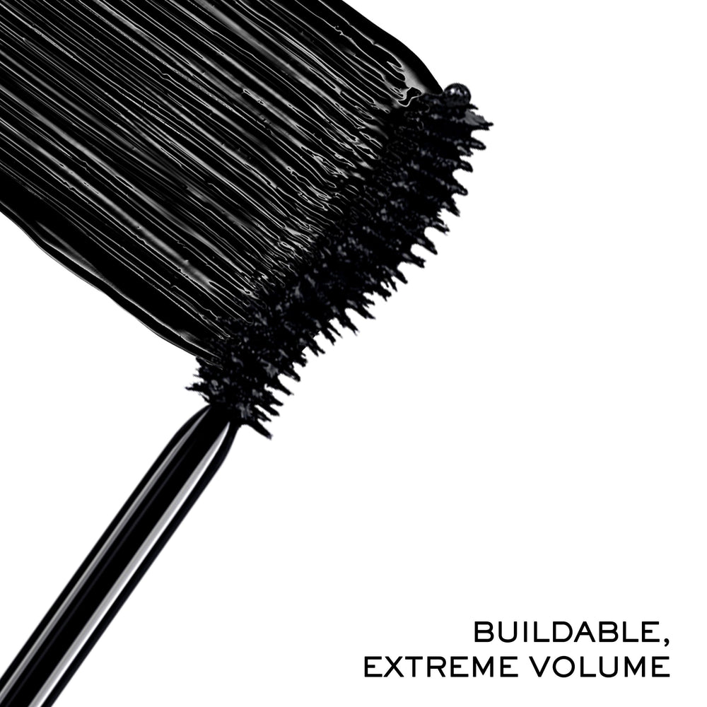 Lancôme Hypnôse Drama texture of creamy formula illustrating smooth, clump-free coating benefit