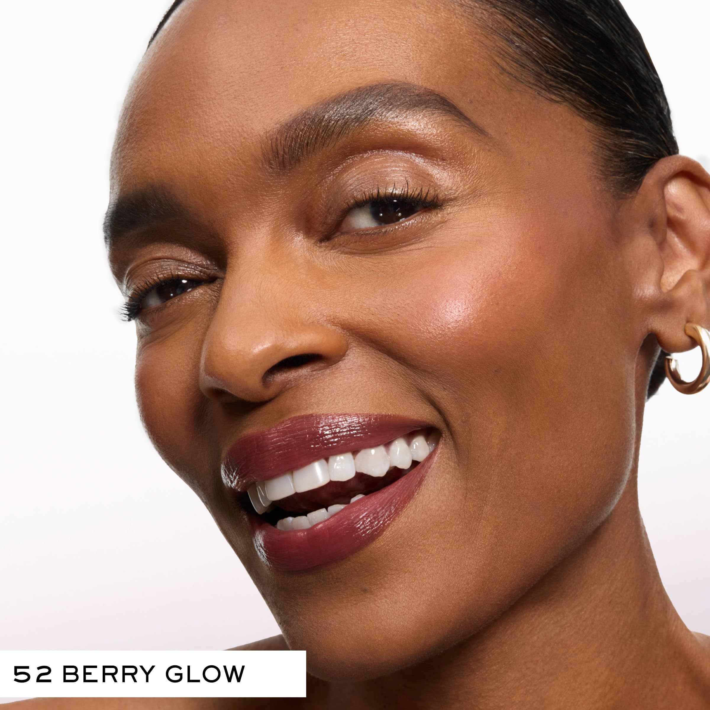 Lancôme lifestyle image of daytime wear illustrating natural, polished look