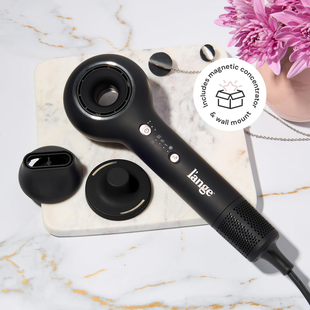 L'ANGE HAIR cool shot button close-up to lock styles and seal hair cuticles for shine