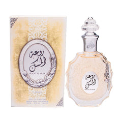 Lattafa Rouat Al Musk bottle front view, elegant packaging enhances gifting