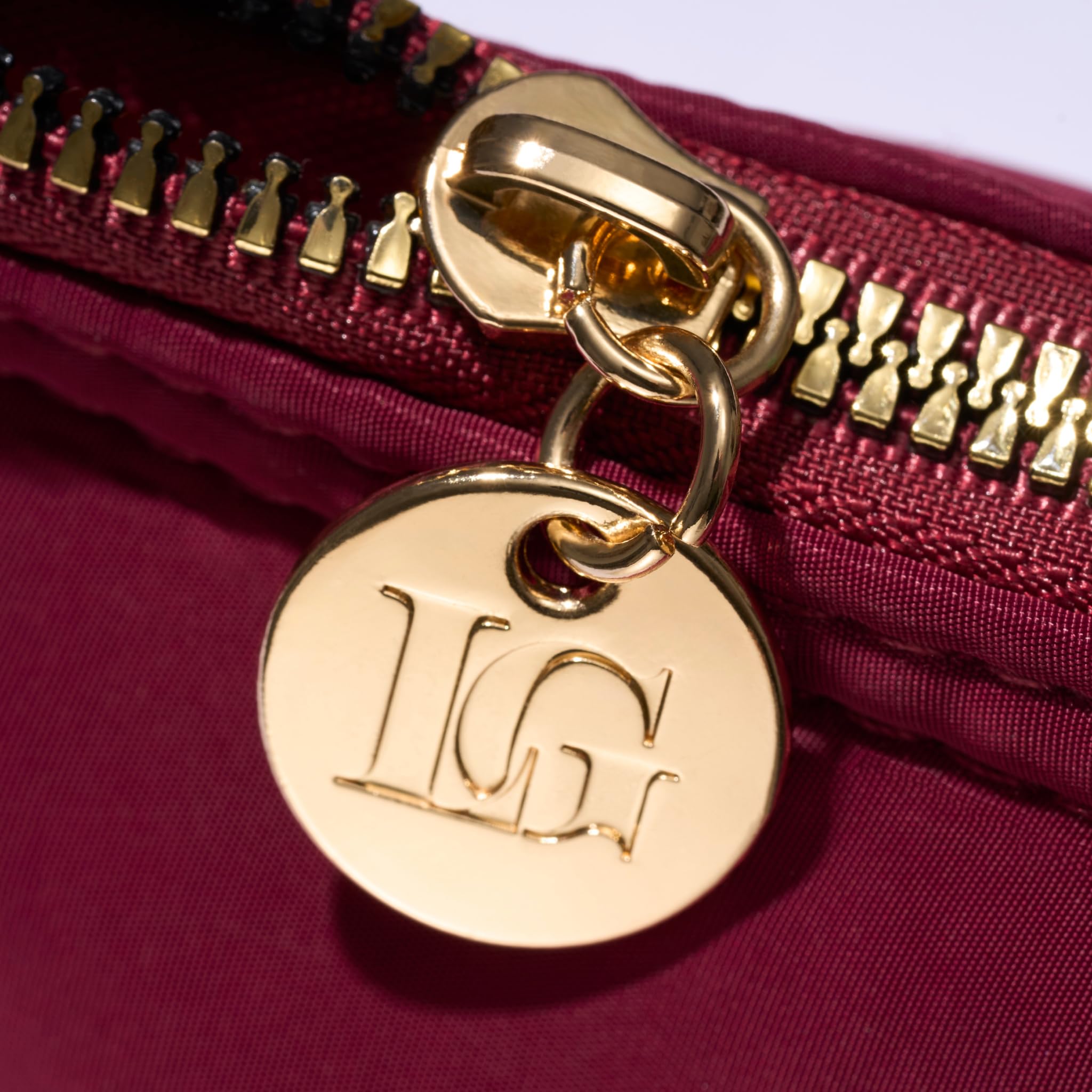 LAURA GELLER interior view showing roomy compartments for full-size cosmetics