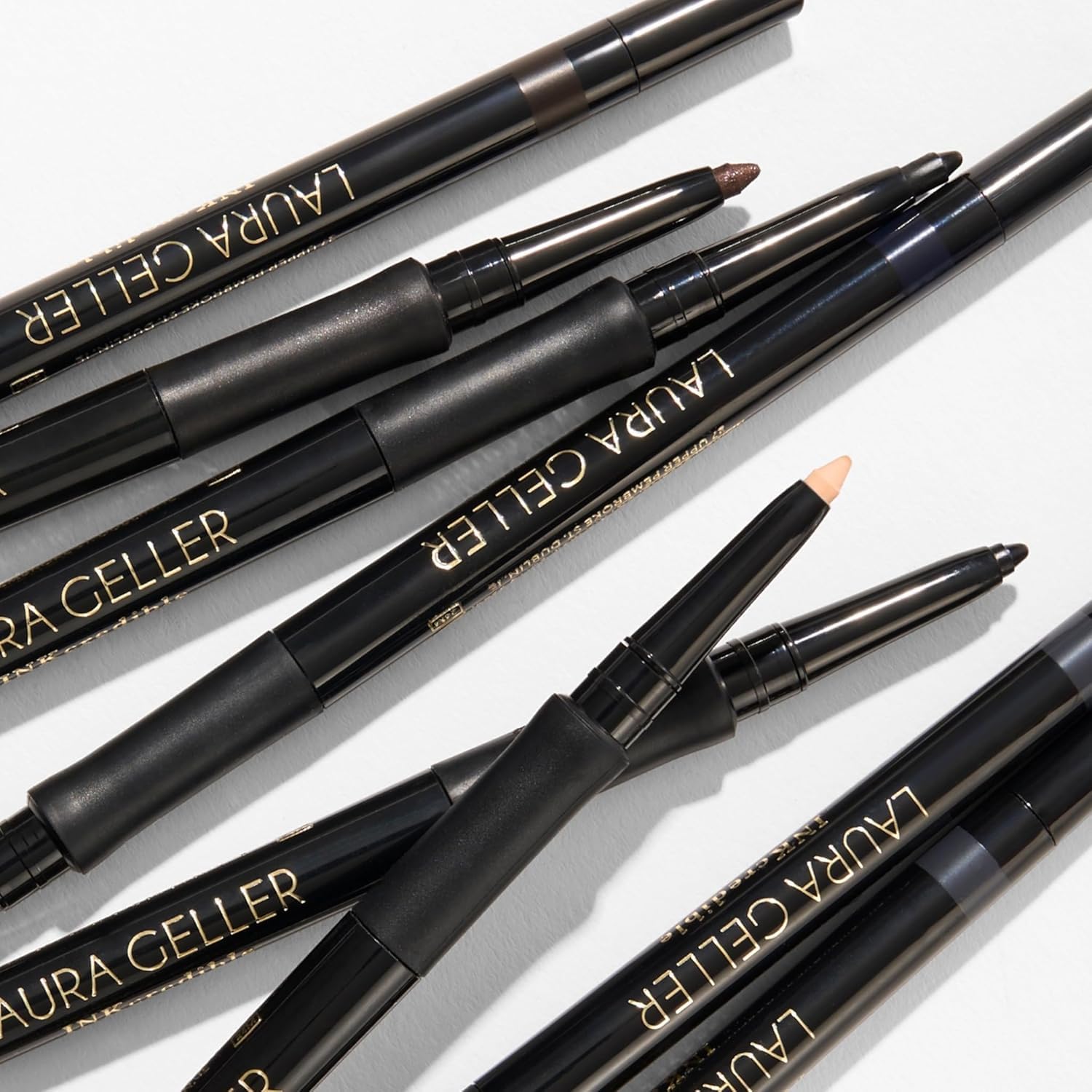 LAURA GELLER finished smoky eye look illustrating depth and blended definition benefit