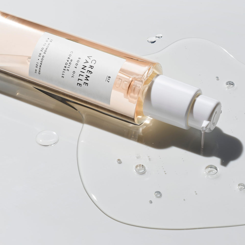 Le Monde Gourmand oil pouring to reveal lightweight, fast-absorbing texture