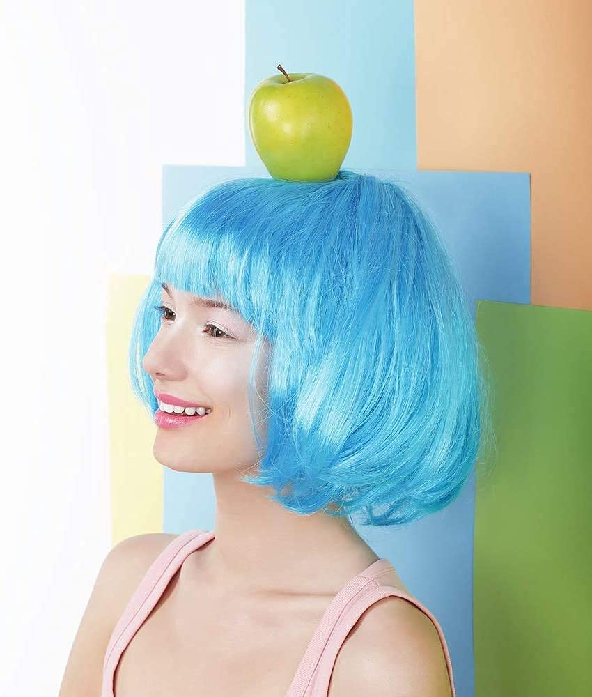 LIULIUBTY single wig on mannequin displaying blunt bangs and neat 12-inch length