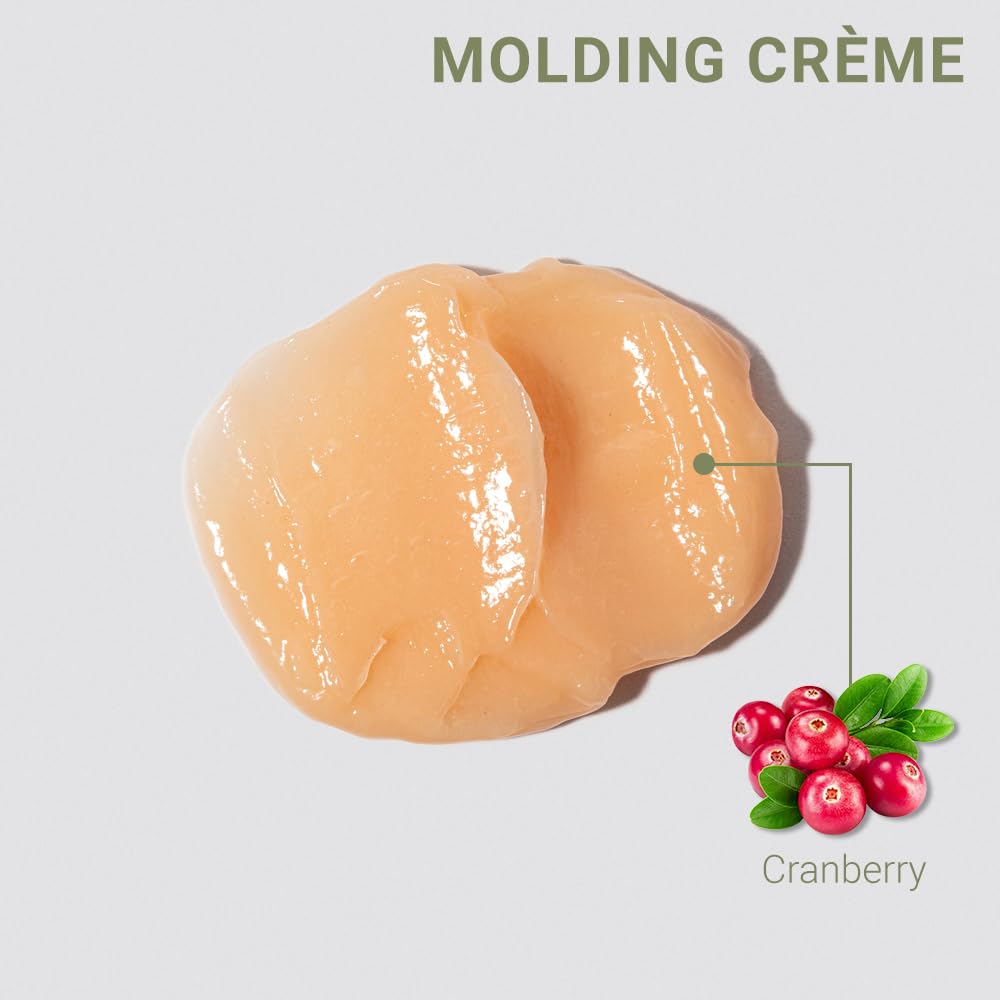 Loma molding crème texture close-up highlighting creamy clay and spreadability benefit