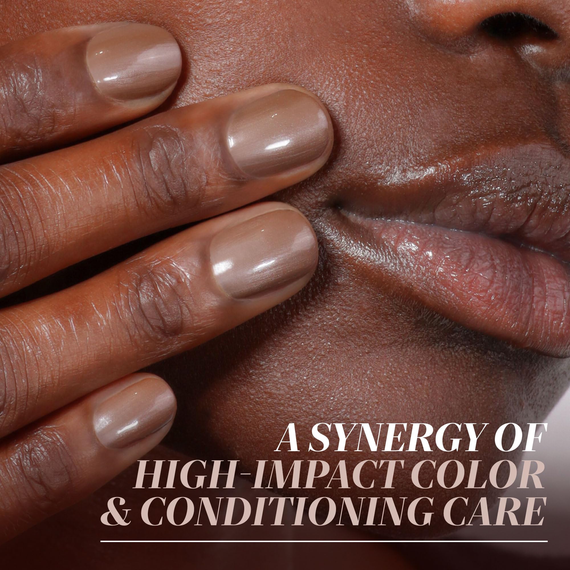 LONDONTOWN brush detail demonstrating smooth, streak-free application benefit