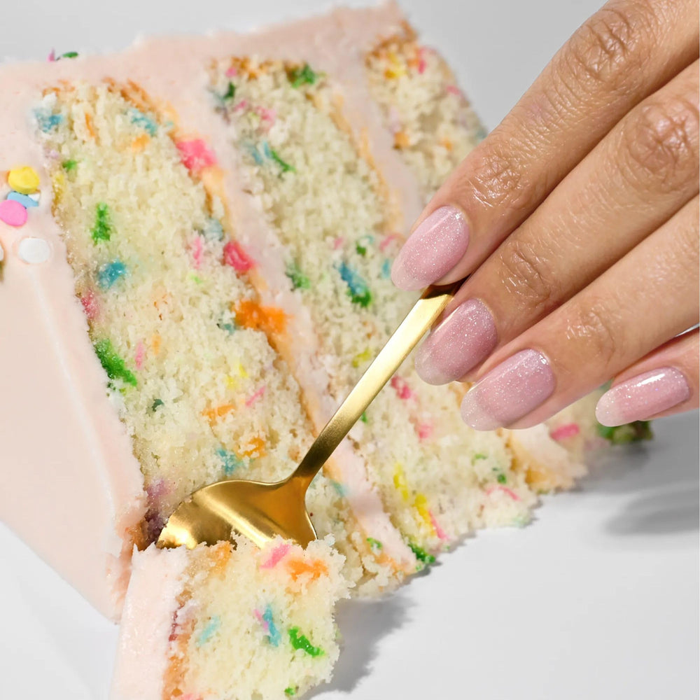 LONDONTOWN polish being applied on nails for effortless, salon-like finish