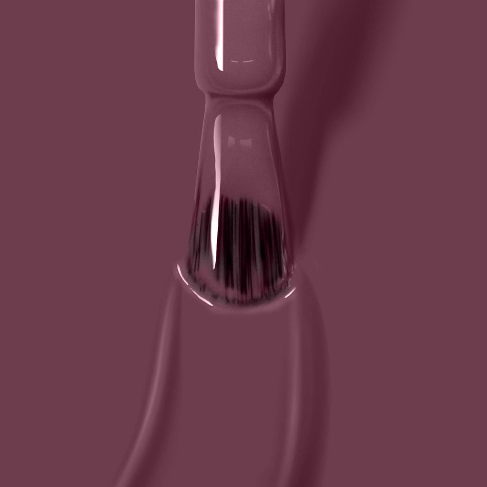 LONDONTOWN lakur bottle close-up highlighting premium finish and easy application