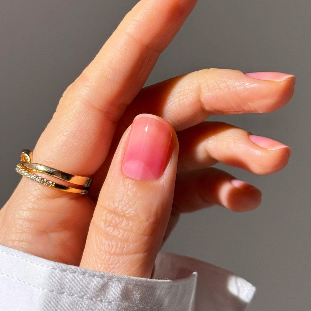 LONDONTOWN before-and-after nails showing improved surface and restorative benefit