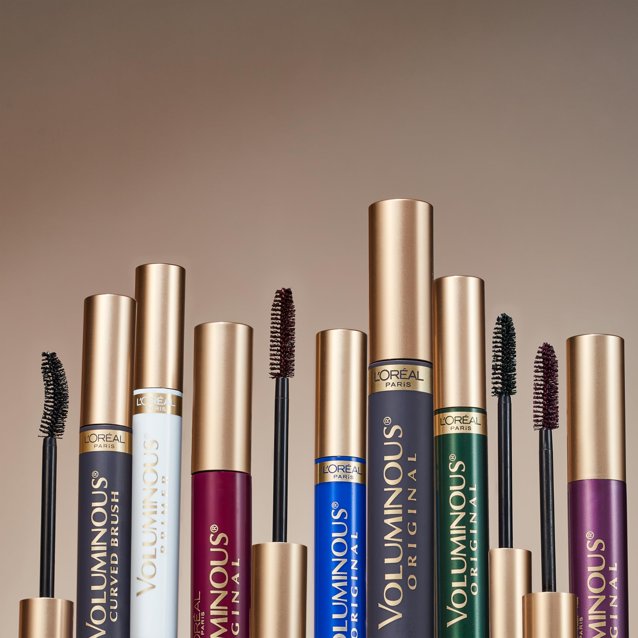 L'Oreal Paris lifestyle shot of model applying mascara for everyday polish