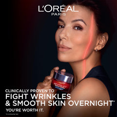 L'Oreal Paris close-up of balm texture illustrating smoothness and quick absorption
