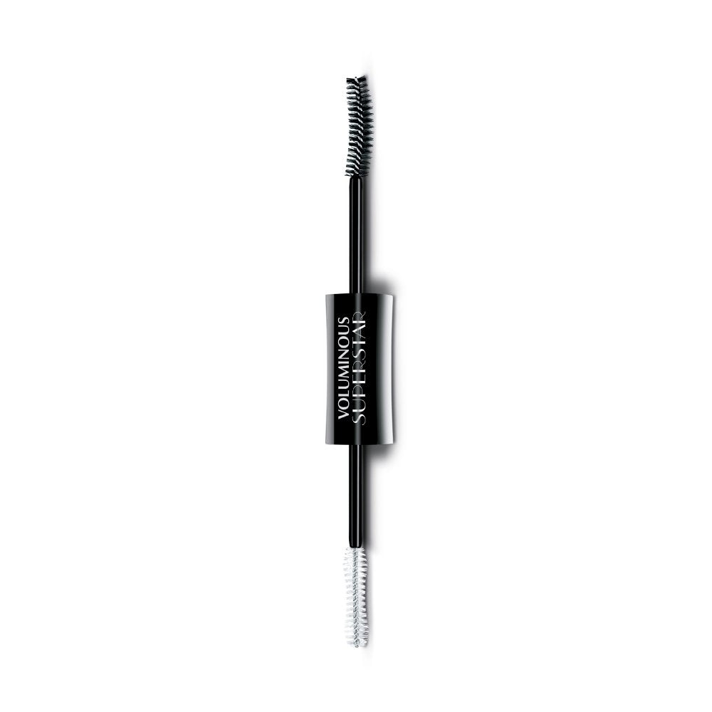 L'Oreal Paris application on eye demonstrating lifted, volumized lashes