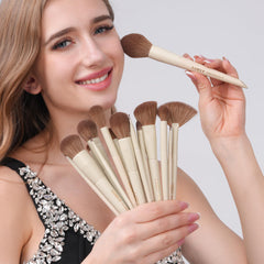 LORYP close-up of soft synthetic bristles highlighting smooth blending benefit