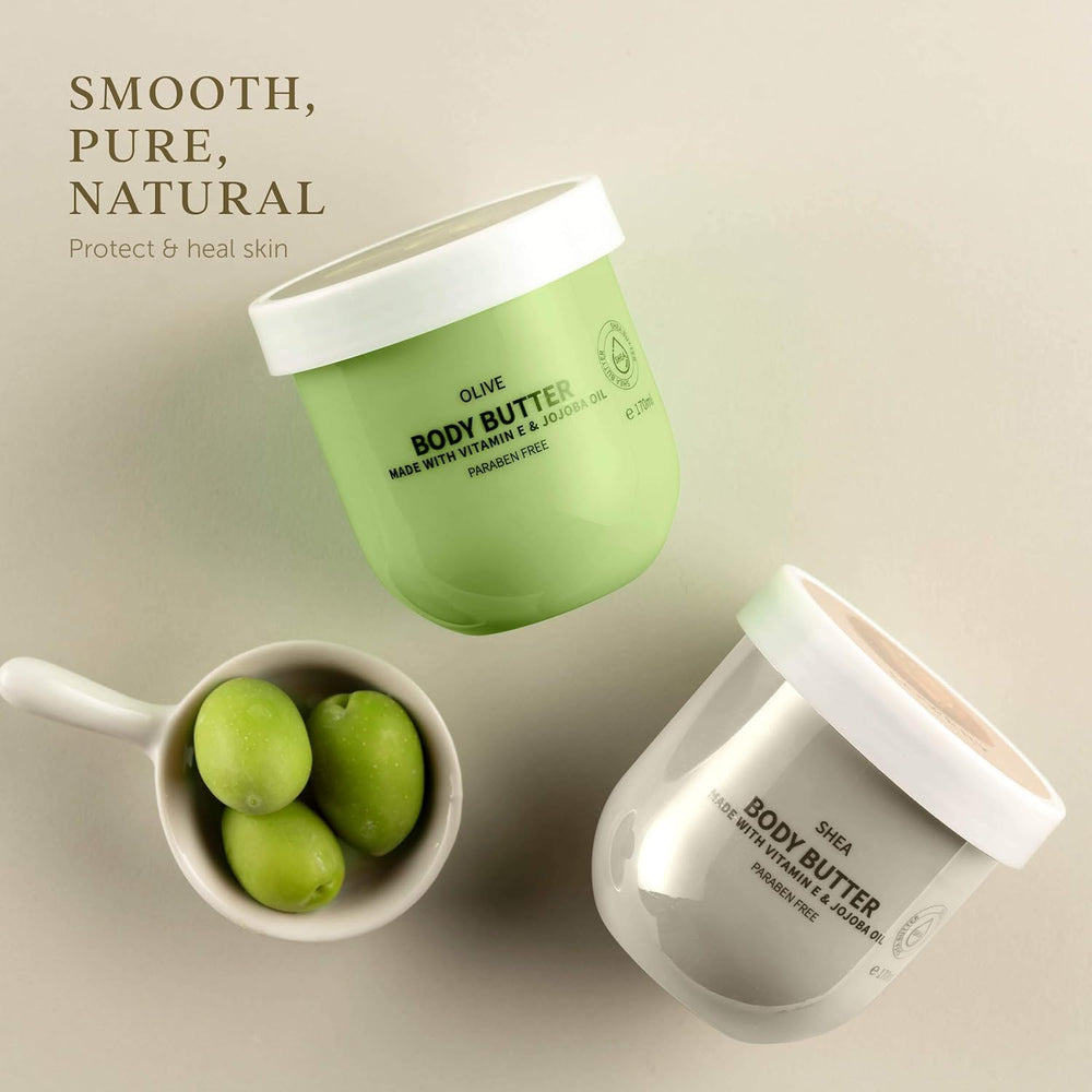 LOVERY hand applying body butter demonstrating quick absorption and hydration
