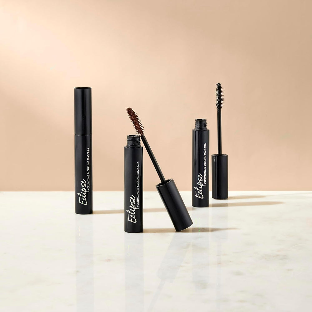 Lune+Aster model wearing mascara outdoors showing smudge-free lashes all day