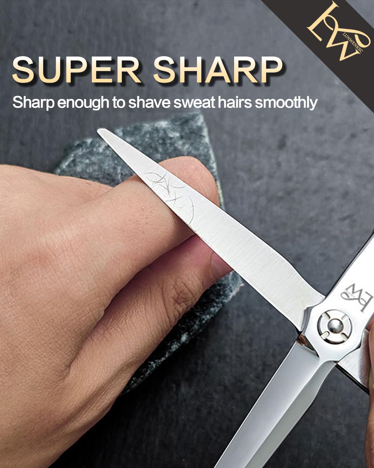 Lunwenksc blade close-up highlighting sharp convex edge for smooth cuts