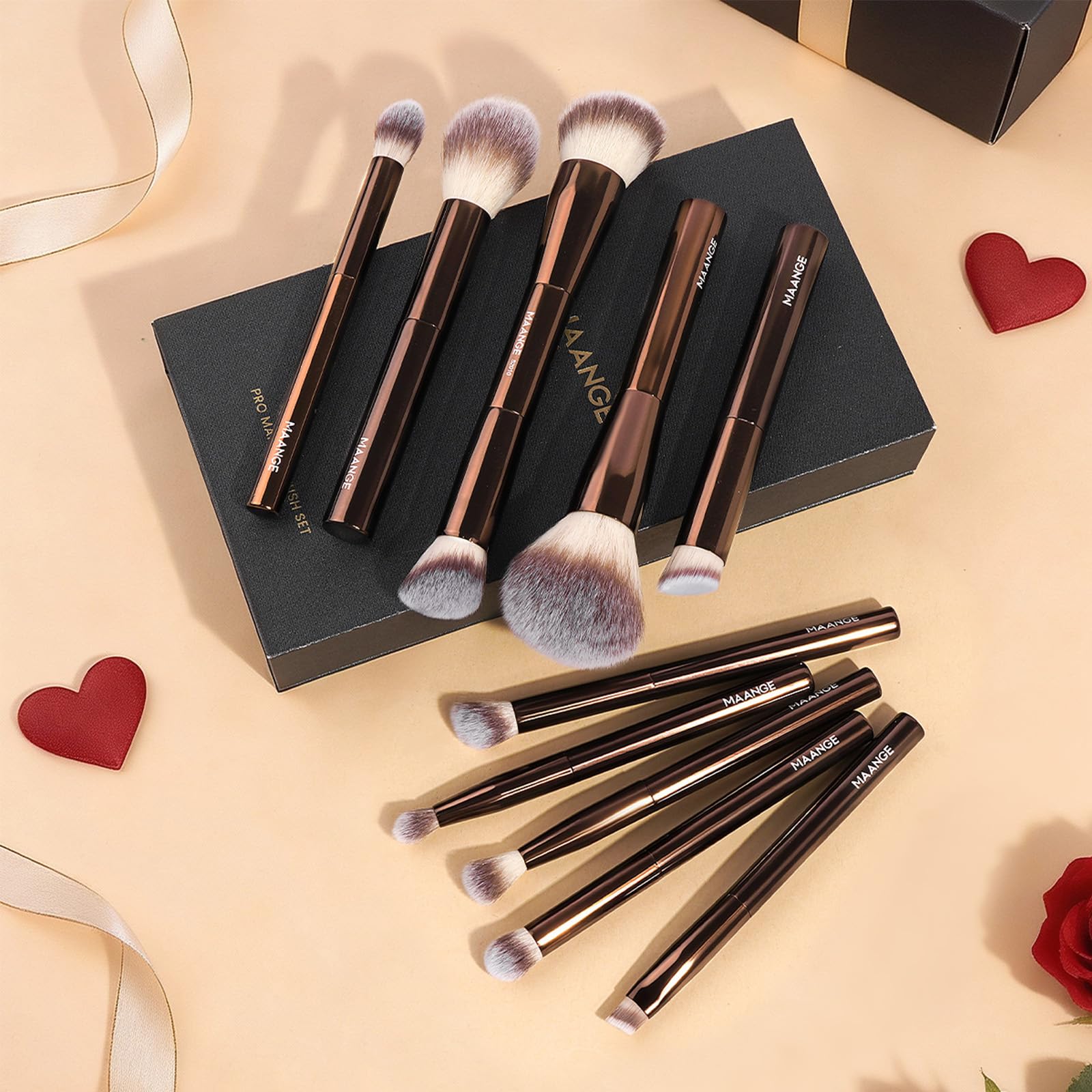 MAANGE brush in use applying foundation demonstrating even coverage and blending