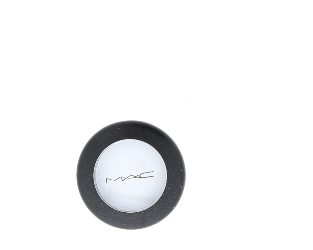 MAC Gesso close-up texture revealing smooth matte finish for blendable application