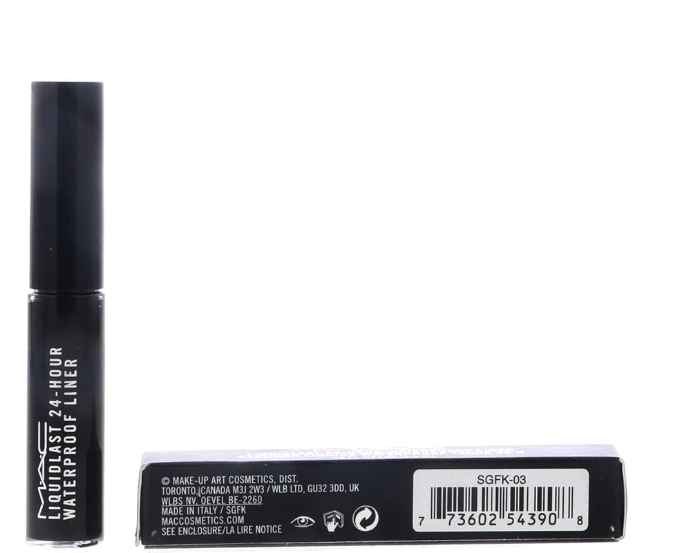 Model applying MAC Liquidlast on upper lashline showing precise wing and longwear benefit