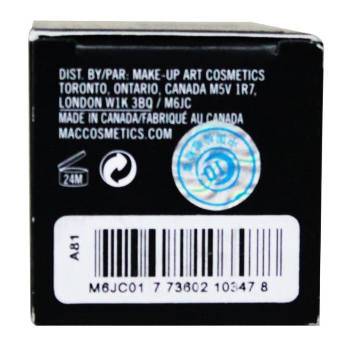 Model applying M.A.C Studio Fix NC15 with sponge illustrating smooth, even coverage