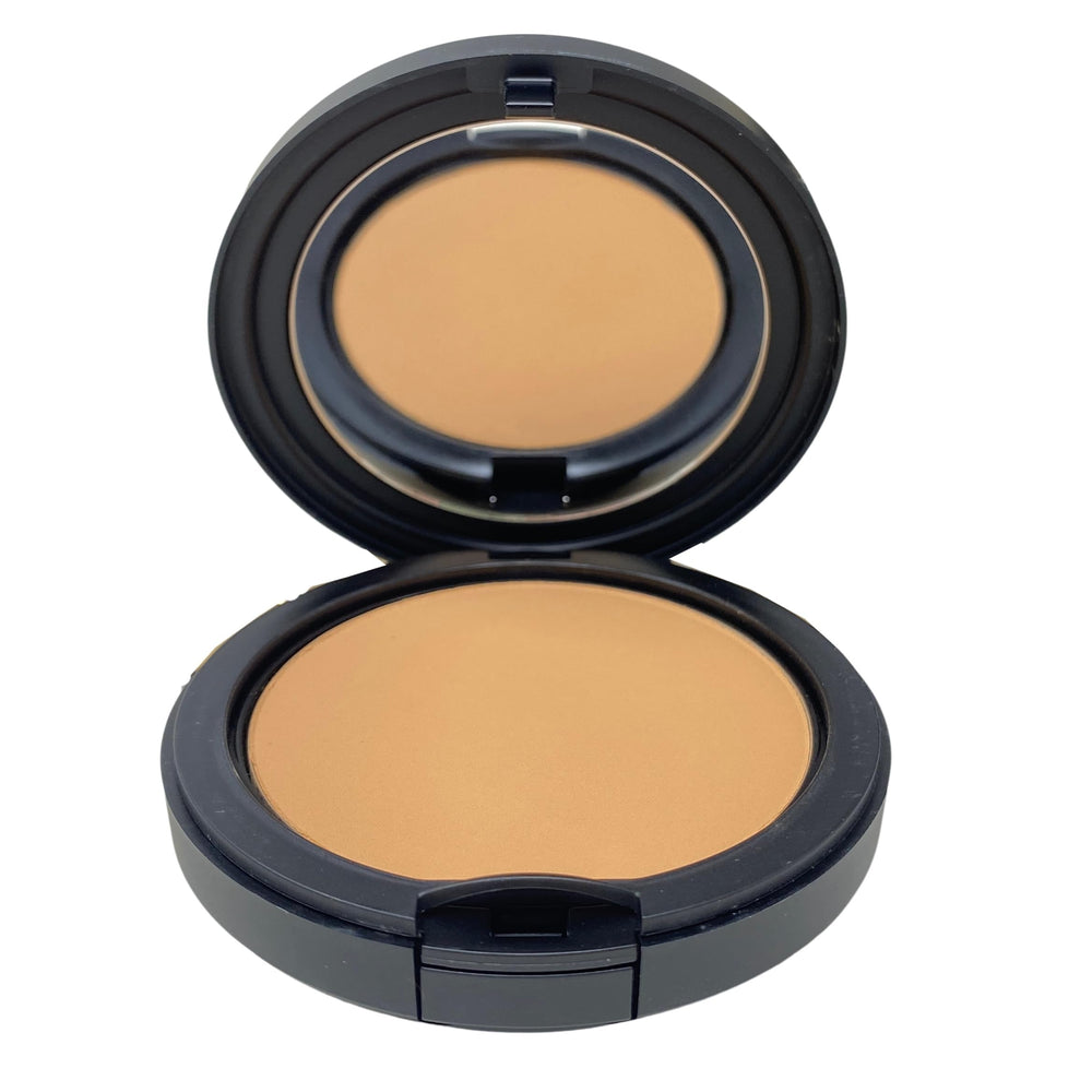 M·A·C powder texture close-up highlighting blendable finish and lightweight feel