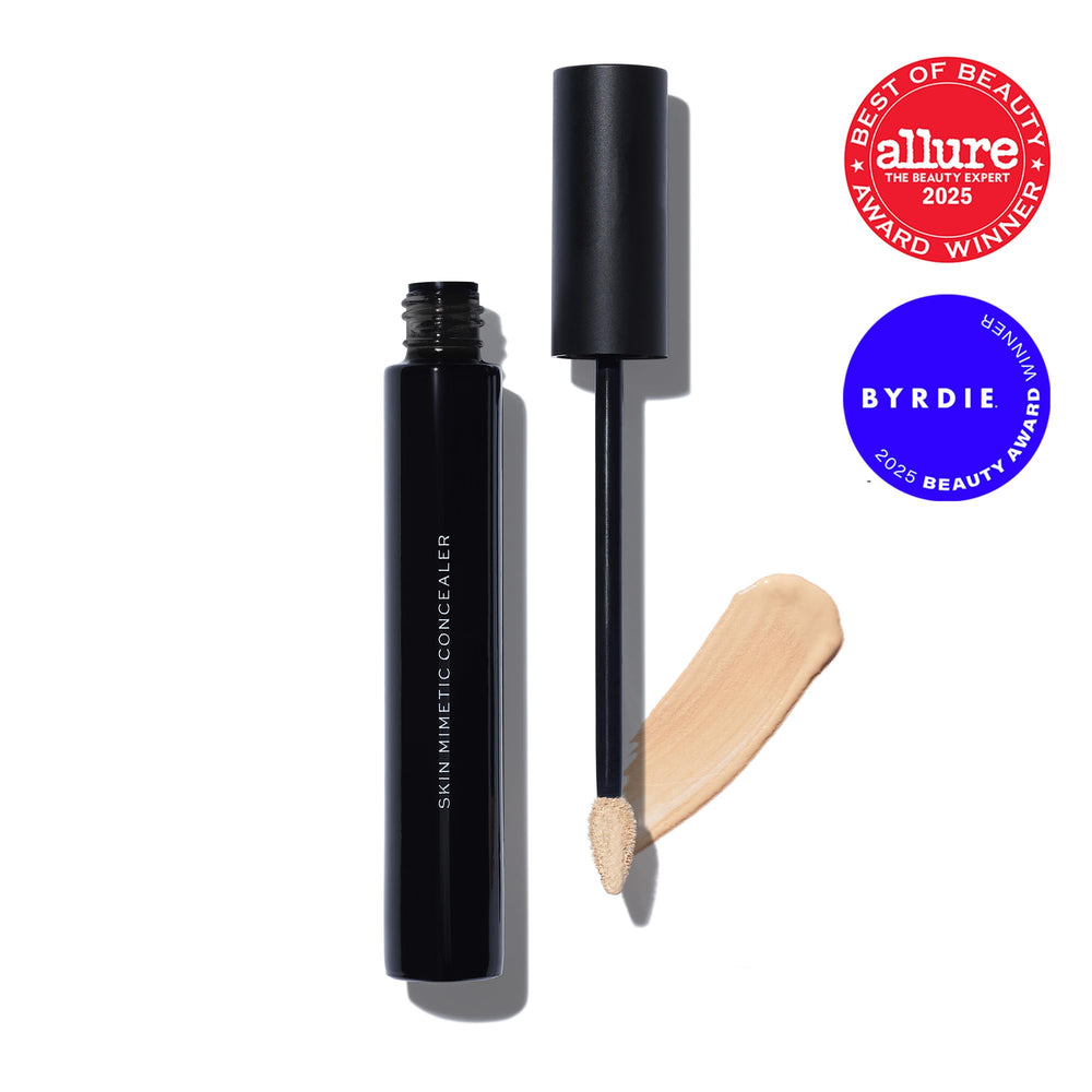 MAKE concealer applicator close-up demonstrating fine tip for targeted coverage