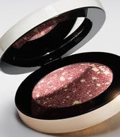 MAKE Fuzz applied with fingertip delivering intense metallic payoff and blendability