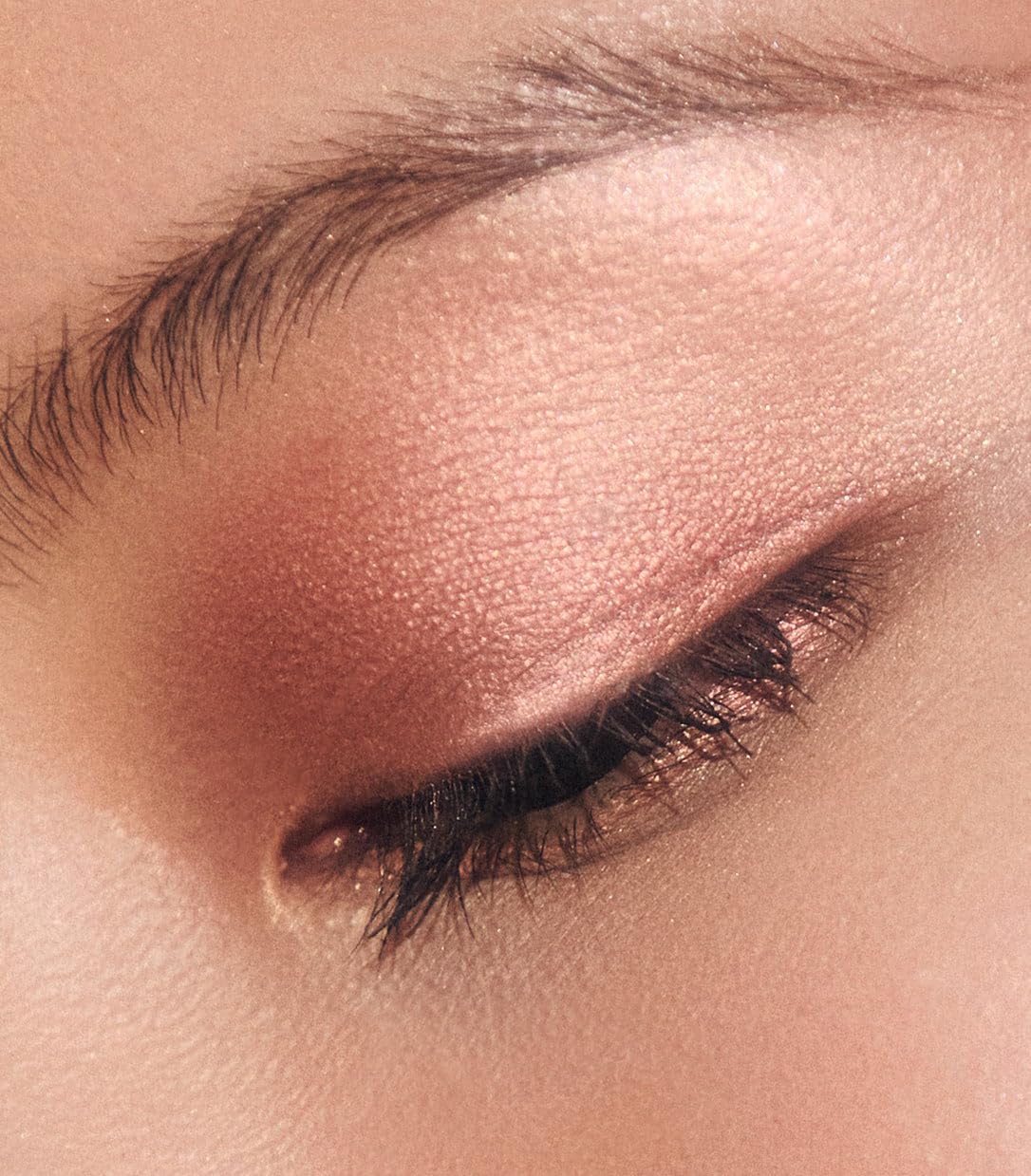 MAKE Fuzz close-up texture revealing creamy mica and reflective pearl finish